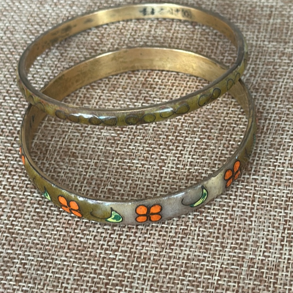 Pair if beautiful vintage bangle bracelets brass and enamel orange and green - Picture 14 of 14